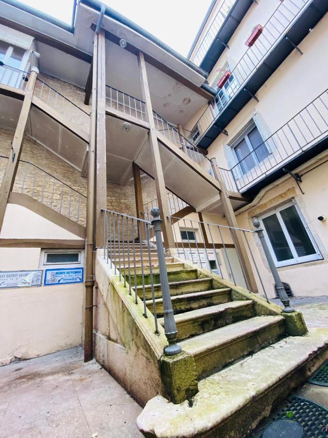 Vaste Appartement Centre Historique De Dole Exteriér fotografie