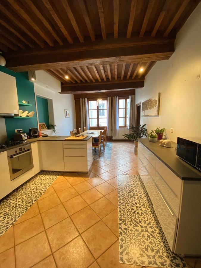 Vaste Appartement Centre Historique De Dole Exteriér fotografie